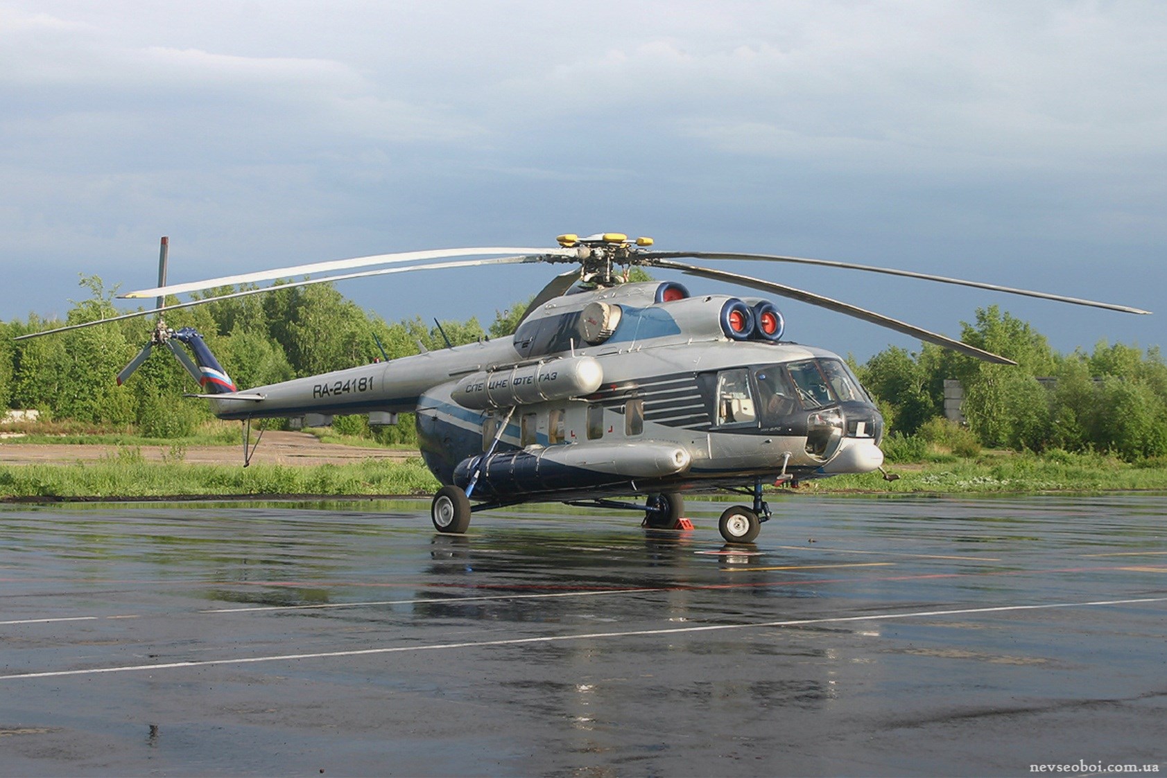 Вертолет в болотах ми. Ми-8 вертолёт. Вертолет миля ми 8. Десантный вертолет ми8. Лопасти вертолета ми-8.